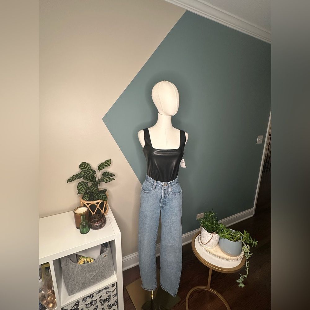 Good American Faux Leather Bodysuit Black GB0499 Sleek Edgy Streetwear Size Med - Picture 3 of 12
